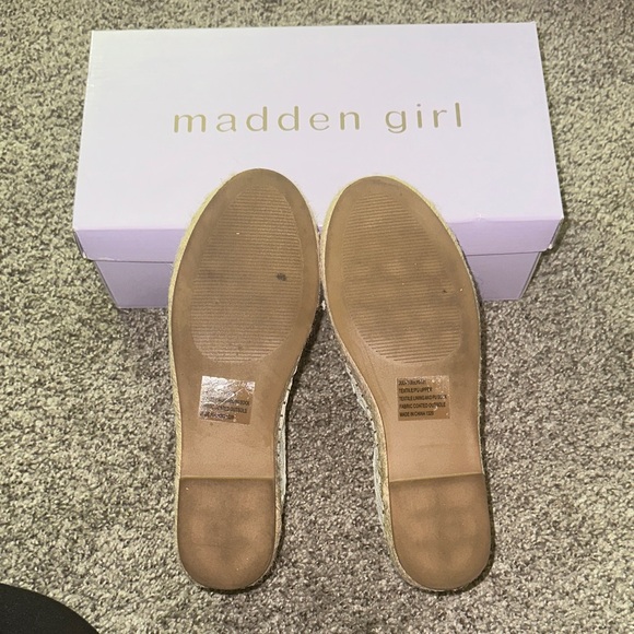 Madden Girl Bone Lace Flats - Picture 3 of 4